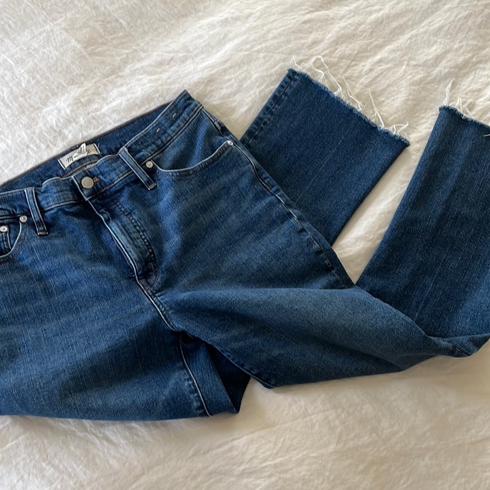 Madewell Mid-Rise Kick Out (cropped)